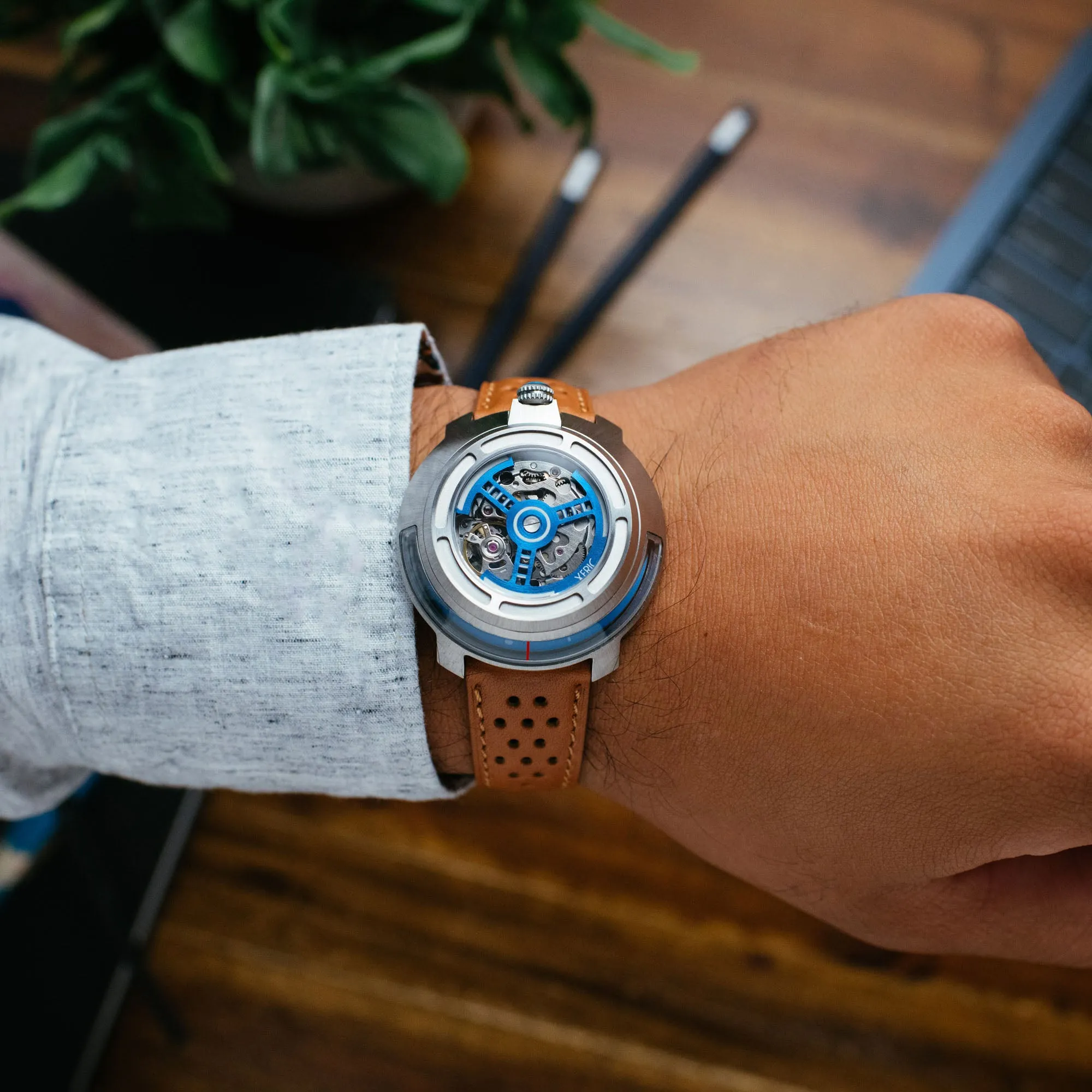 Invertor II Automatic Tan Blue
