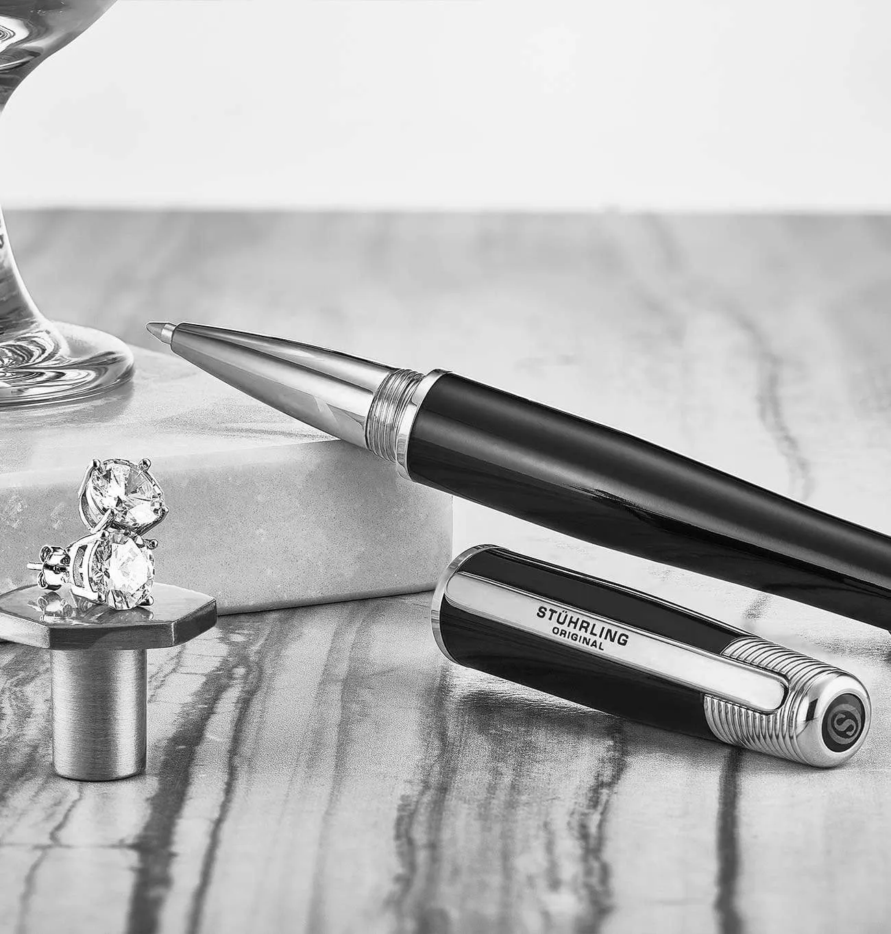 Romantic Flair Gift Set with Signature Pen and Stud Earring